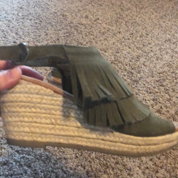 Minnetonka wedges - Picture 3 of 7
